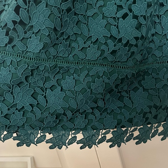 Like-New Club Monaco Emerald Green Tea Length Lace Dress Size 4 - Picture 5 of 8